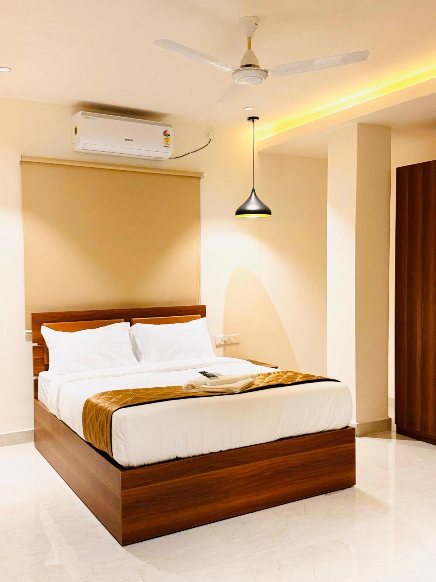 Hotel Star Avenue - Indiranagar Bangalore Exterior foto